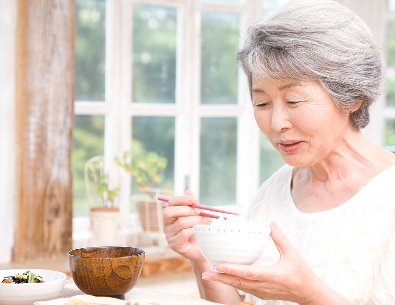 50歳を過ぎたら、お口の機能チェックを